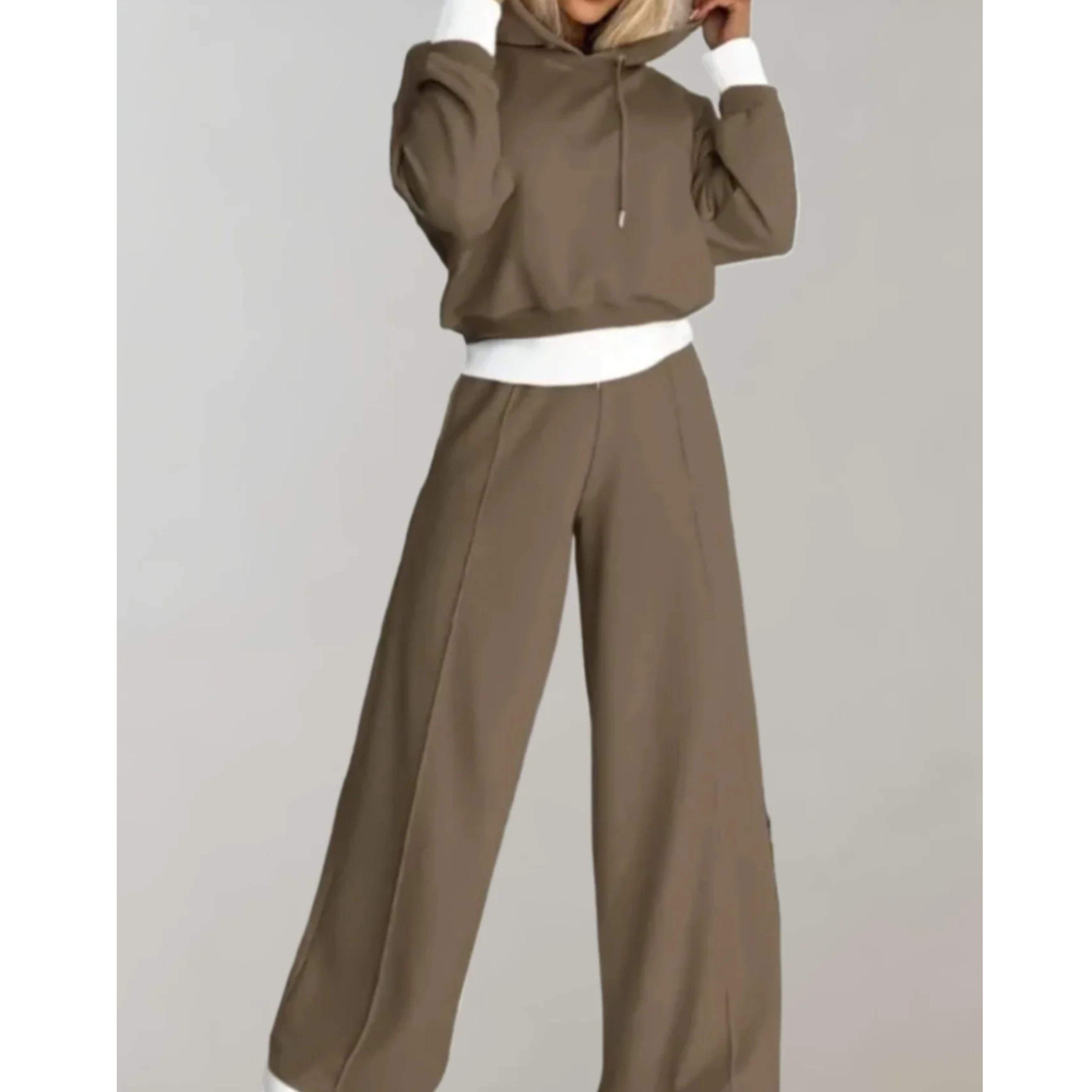 Adèle | Femme Ensemble 2 Pièces, design contemporain | Design Hoodie Bicolore & Pantalon Fluide